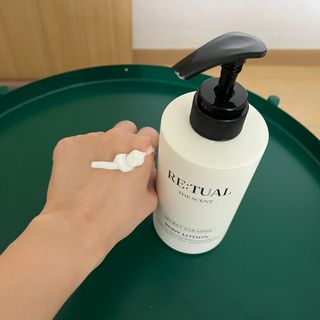 레츄얼 더 센트 바디로션 시크릿 파라다이스(500ml) — 5점을 준 리뷰어가 2022년 7월 올린 사용 사진