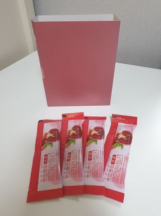 헬스업_쁘띠쁘띠석류콜라겐젤리_20g x 14포 — 5점을 준 리뷰어가 2020년 12월 올린 사용 사진