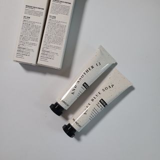 멈칫(MUMCHIT) 넥퍼퓸 NECKPERFUME 2가지 향 — 5점을 준 리뷰어가 2021년 12월 올린 사용 사진