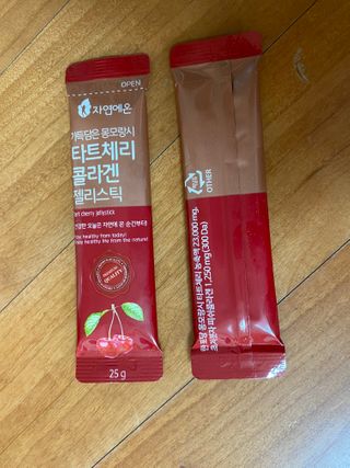 자연에온 가득담은 몽모랑시 타트체리 콜라겐 젤리스틱 — 5점을 준 리뷰어가 2021년 1월 올린 사용 사진