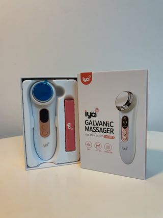 올인원 피부관리 이야 갈바닉 마사지기 — 5점을 준 리뷰어가 2023년 3월 올린 사용 사진