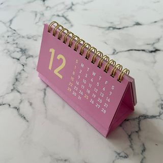 리훈 2024년달력 언더모니터 미니 탁상달력 — 4.5점을 준 리뷰어가 2023년 10월 올린 사용 사진