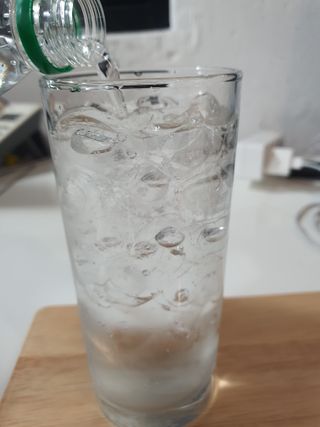 몽베스트 Montbest with Sparkling water Plain 20병 — 5점을 준 리뷰어가 2021년 11월 올린 사용 사진