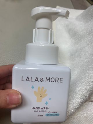 라라앤모어 핸드워시+헨드타올+키친버블클리너 — 5점을 준 리뷰어가 2022년 3월 올린 사용 사진