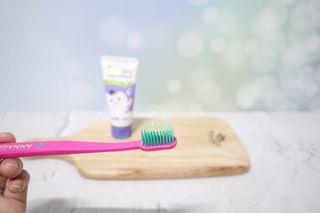 닥터데디스 안심불소 튼튼치약(청포도, 민트 중 택 1) 60g + 여행용 미니 치약 15g — 5점을 준 리뷰어가 2022년 9월 올린 사용 사진