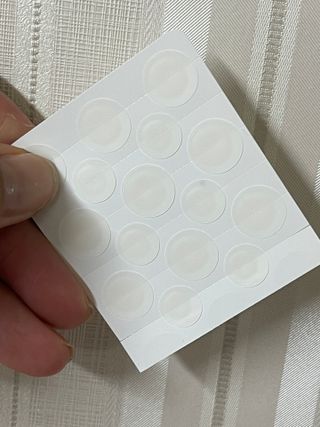 올리브영 엘라밴드 하이드로 도트 스팟패치 12mm, 티트리 — 4점을 준 리뷰어가 2022년 9월 올린 사용 사진