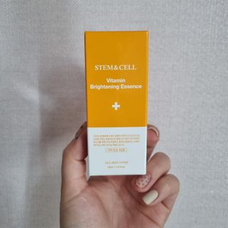 체르엠 스템앤셀 비타민 브라이트닝 에센스 30ml 1개 — 5점을 준 리뷰어가 2021년 10월 올린 사용 사진