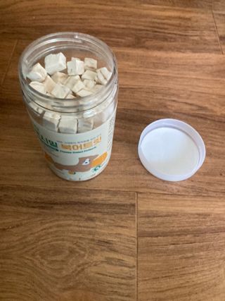 [펫시밀] 원물그대로 영양듬뿍 진공동결건조 북어트릿75g,치킨트릿100g,연어트릿75g 강아지 고양이 간식 — 4.5점을 준 리뷰어가 2023년 5월 올린 사용 사진