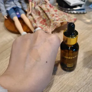 스킨큐어 산다화 비타민c 화이트닝 에센스 30ml — 5점을 준 리뷰어가 2022년 2월 올린 사용 사진