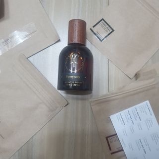 유쏘풀 익스프레 드 퍼퓸 50ml 4종  [세인트 모리츠] [베리섹시] [상탈 세콰이아] [엠포리아 코튼] 중 택 1 — 4점을 준 리뷰어가 2022년 3월 올린 사용 사진