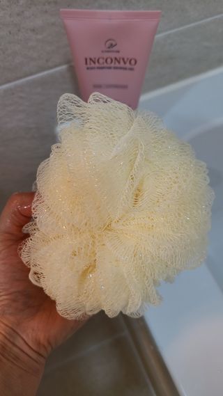 오투에니원 인컨보 바디 퍼퓸 샤워 젤 200ml — 5점을 준 리뷰어가 2023년 1월 올린 사용 사진