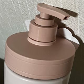 벨먼 내추럴 스파 머드레티놀 바디워시(그린로즈, 미드나잇 피오니) — 5점을 준 리뷰어가 2022년 6월 올린 사용 사진