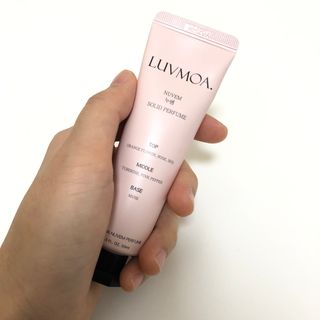 러브모아 향수 고체향수 승무원 고체향수 바르는 향수 니치향수 도손 우드세이지 앤 씨솔트 — 5점을 준 리뷰어가 2023년 1월 올린 사용 사진