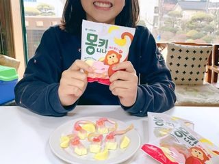 폭신 쫄깃 식감 로맨스, 몽키나나 젤리 8봉지 — 5점을 준 리뷰어가 2021년 3월 올린 사용 사진