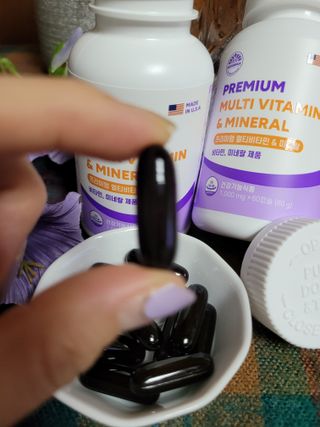 서울약사신협 네이처픽_멀티비타민&미네랄_1,000mg x 120캡슐 — 5점을 준 리뷰어가 2021년 9월 올린 사용 사진