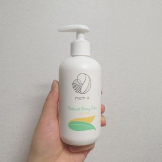 mom e 맘이 내추럴 베이비 케어 샴푸앤바스+로션 — 5점을 준 리뷰어가 2021년 1월 올린 사용 사진