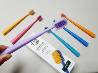 프로그 윌로우 칫솔 6245 울트라소프트 — 5점을 준 리뷰어가 2022년 4월 올린 사용 사진