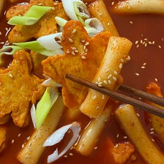 빨간키트 떡볶이 밀키트 2~3인분 매운맛 국물 떡볶이 만들기 쉬운 황금 레시피 분말 소스로 간편한 요리 — 5점을 준 리뷰어가 2021년 10월 올린 사용 사진