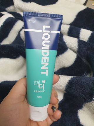 리퀴덴트 오랄케어 온가족용 리퀴덴트 더더 오랄케어 무불소 치약 + 임상시험완료 이중 미세 엠보싱 칫솔 올데이세트 — 4점을 준 리뷰어가 2021년 1월 올린 사용 사진