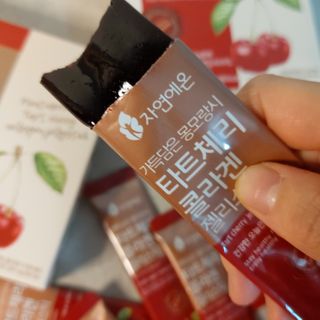 자연에온 가득담은 몽모랑시 타트체리 콜라겐 젤리스틱 — 5점을 준 리뷰어가 2021년 1월 올린 사용 사진