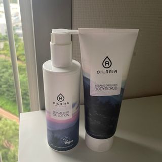 오일아리아 뉴트리 모이스처라이징 세사미 씨드 오일로션 & 데일리 디톡스 세사미 그라운즈 바디스크럽 — 4점을 준 리뷰어가 2023년 8월 올린 사용 사진