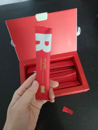 디오르 버닝레드 — 5점을 준 리뷰어가 2022년 1월 올린 사용 사진