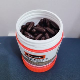 Swisse 스위스 고함량 프로폴리스 2,000mg 210정 — 5점을 준 리뷰어가 2021년 3월 올린 사용 사진