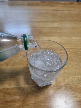 몽베스트 Montbest with Sparkling water Plain 20병 — 5점을 준 리뷰어가 2022년 7월 올린 사용 사진