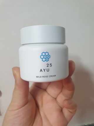 AYU25[아유트웬티파이브]다마스크로즈워터 베이스 천연 수분 촉촉 크림 — 4점을 준 리뷰어가 2021년 4월 올린 사용 사진