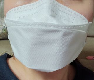 [이지아 마스크] 애니가드 더솔루션마스크, 블랙N화이트 KF94 대형 — 4점을 준 리뷰어가 2021년 3월 올린 사용 사진