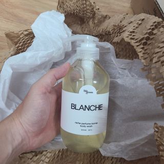 빅그린 니치 퍼퓸 바이옴바디워시 500ml(상탈, 블랙베리&베이, 블랑쉐 3종 중 택1) — 5점을 준 리뷰어가 2022년 8월 올린 사용 사진