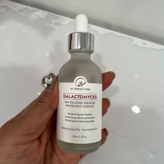 오투에니원 갈락토미세스 리바이탈라이징 프리미엄 화이트닝 에센스 50ml — 3.5점을 준 리뷰어가 2022년 12월 올린 사용 사진