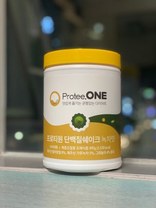 프로티원 단백질쉐이크 녹차맛 2주분 1통+보틀 — 4점을 준 리뷰어가 2021년 9월 올린 사용 사진