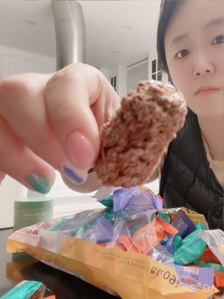 델리스 오트 밀키 초콜릿 바 — 4점을 준 리뷰어가 2022년 3월 올린 사용 사진