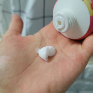 [후르디아] 복숭아 바디워시+바디에센스 세트 — 5점을 준 리뷰어가 2021년 8월 올린 사용 사진