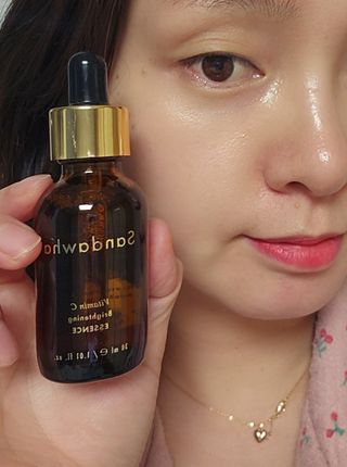 스킨큐어 산다화 비타민c 화이트닝 에센스 30ml — 5점을 준 리뷰어가 2023년 12월 올린 사용 사진