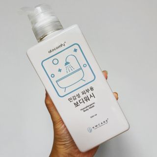 아토컴피 신생아도 사용가능한 무알러지 바디워시 & 여행키트 ( 독일 임상시험 완료 / 영유아 탑투토 워시 겸용 ) — 5점을 준 리뷰어가 2022년 9월 올린 사용 사진
