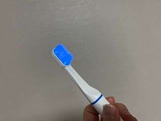 트로마츠 심플 미세전류 칫솔 — 5점을 준 리뷰어가 2022년 5월 올린 사용 사진