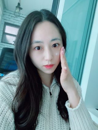 산다화 비타민C 화이트닝 크림 — 5점을 준 리뷰어가 2023년 4월 올린 사용 사진