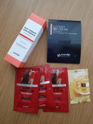 썸헤어 / SUMHAIR 썸헤어 실키 테라피 헤어 에센스 — 4.5점을 준 리뷰어가 2021년 5월 올린 사용 사진