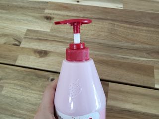 [과일나라] 피부가 마시는 딸기우유 바디클렌저&바디로션 — 5점을 준 리뷰어가 2022년 2월 올린 사용 사진