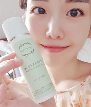 술람미네이처 자연주의 화장품ㅣ속보습 충전 + 민감/트러블 피부 진정 - 알로에 듬뿍 수분 크림 50ml — 5점을 준 리뷰어가 2022년 6월 올린 사용 사진