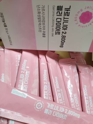 주식회사 얼굴반쪽 [얼굴반쪽 가르시니아 2,800mg] x 14포 1주 젤리 다이어트 보조제 체지방감소 — 5점을 준 리뷰어가 2021년 10월 올린 사용 사진
