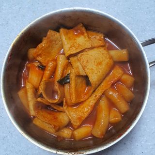 응큼떡볶이 — 2점을 준 리뷰어가 2021년 3월 올린 사용 사진