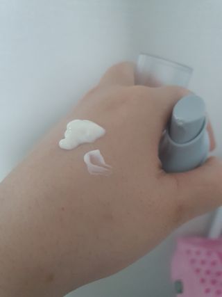 [스킨1004] 마다가스카르 센텔라 히알루-시카 워터핏 선세럼 50ml — 5점을 준 리뷰어가 2024년 5월 올린 사용 사진