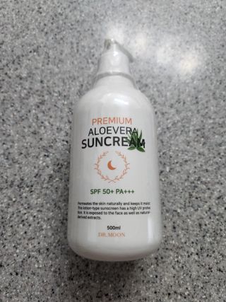 [닥터문] 프리미엄 알로에베라 선크림 500ml — 5점을 준 리뷰어가 2022년 6월 올린 사용 사진