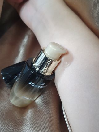 수려한 더블랙세럼 15ml — 5점을 준 리뷰어가 2022년 3월 올린 사용 사진