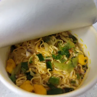 NISSIN 닛신 컵누들  4종 - 씨푸드오리지날, 씨푸드 스파이시, 씨푸드 커리, 씨푸드 XO소스 — 5점을 준 리뷰어가 2022년 4월 올린 사용 사진