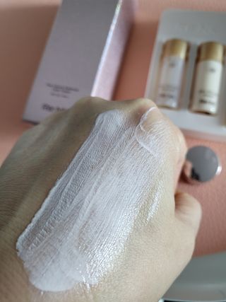 리엔케이 핑크 볼륨 래디언스 컬러크림 에디션 — 5점을 준 리뷰어가 2022년 12월 올린 사용 사진