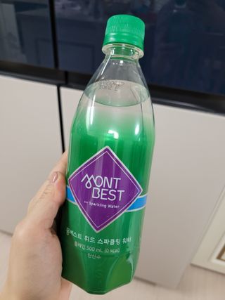 몽베스트 Montbest with Sparkling water Plain 20병 — 5점을 준 리뷰어가 2021년 10월 올린 사용 사진